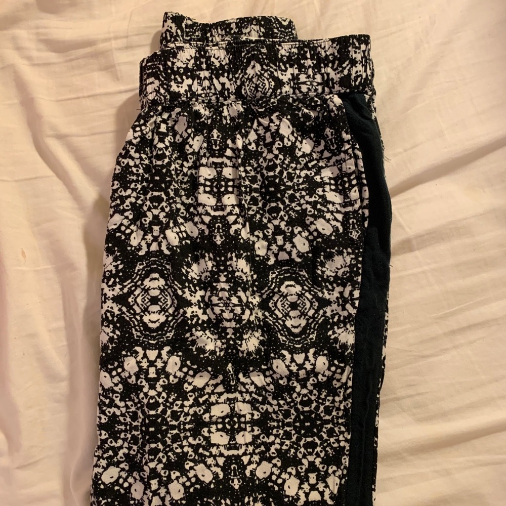 Patterned casual wear joggers!